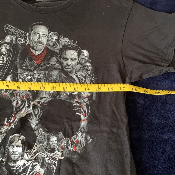 Walking Dead vintage black tshirt. Good condition, smoke free home - Picture 4 of 6